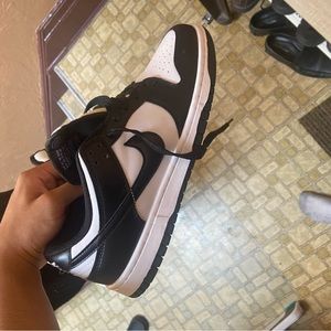 Nike dunks panda size 8